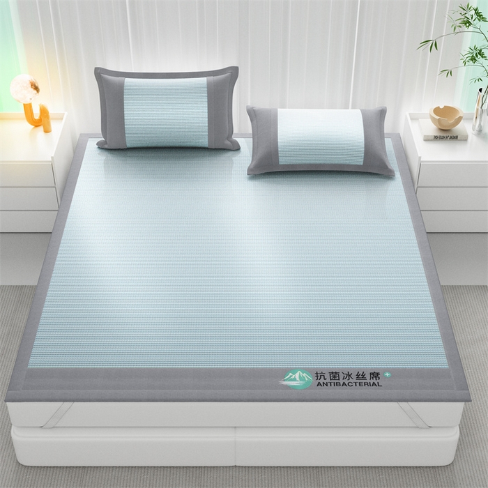 91家纺网 家纺一手货源 找家纺 爱宝被业 2025新款亲肤凉感抗菌冰丝凉席席子 雾云绿