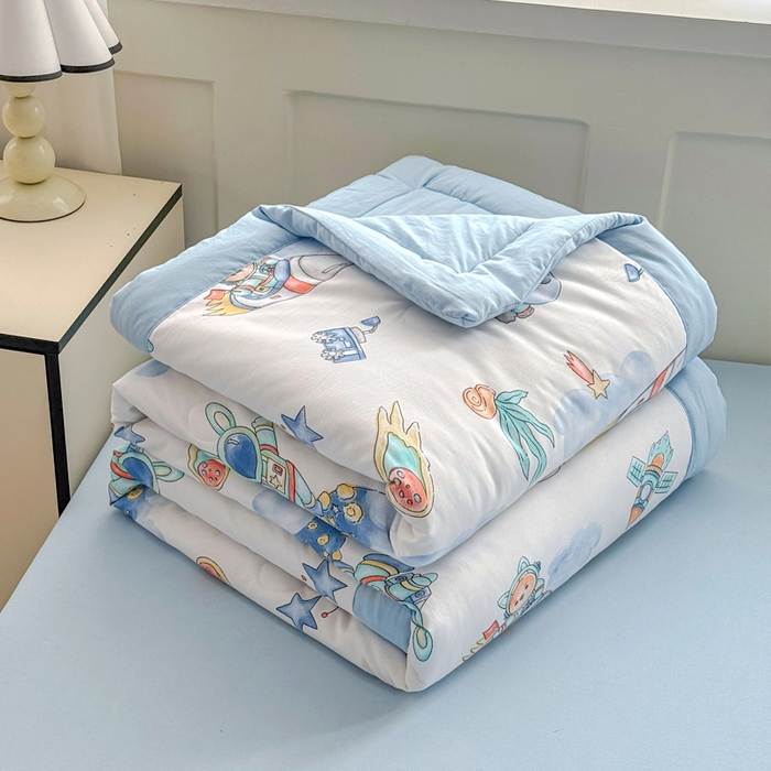 91家纺网 家纺一手货源 找家纺 优卡迪家纺馆 【下载文件夹包含买家秀】2025春夏新款针织棉双层纱夏被夏凉被空调被四件套 遨游