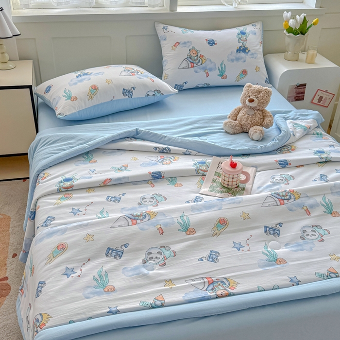 91家纺网 家纺一手货源 找家纺 优卡迪家纺馆 【下载文件夹包含买家秀】2025春夏新款针织棉双层纱夏被夏凉被空调被四件套 遨游