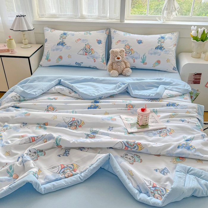 91家纺网 家纺一手货源 找家纺 优卡迪家纺馆 【下载文件夹包含买家秀】2025春夏新款针织棉双层纱夏被夏凉被空调被四件套 遨游