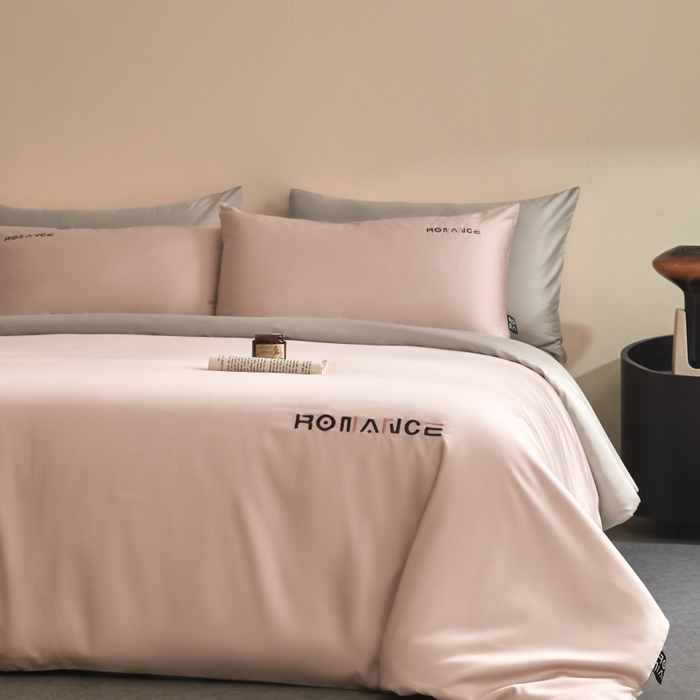 91家纺网 家纺一手货源 找家纺 618家纺 2025新款A类全棉60S100支纯棉长绒棉四件套系列 简爱粉灰