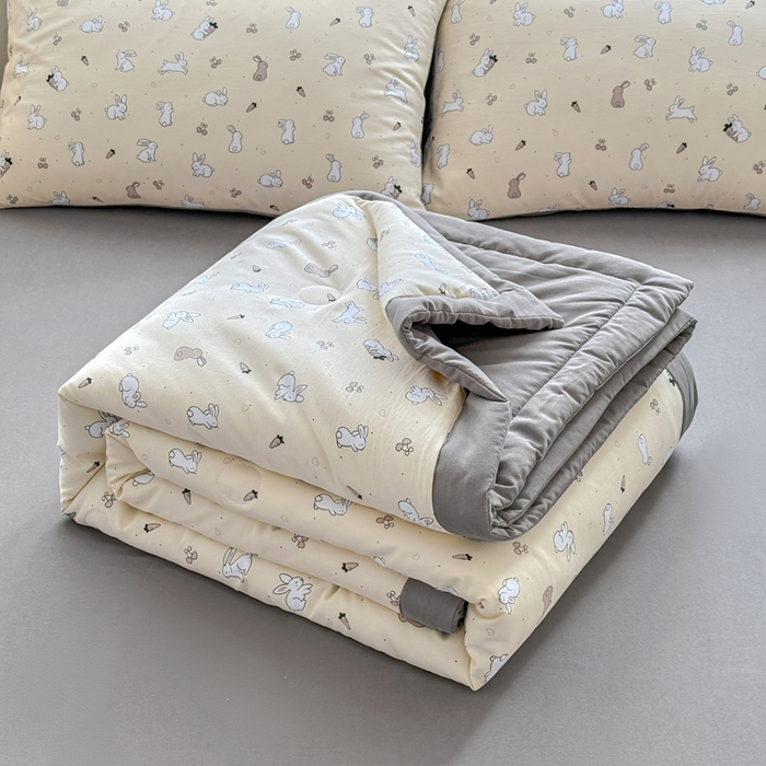 91家纺网 家纺一手货源 找家纺 优卡迪家纺馆 【下载文件夹包含买家秀】2025春夏新款针织棉双层纱夏被夏凉被空调被四件套 灵动