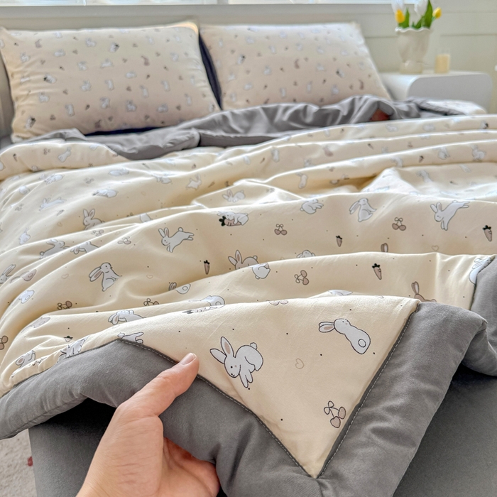 91家纺网 家纺一手货源 找家纺 优卡迪家纺馆 【下载文件夹包含买家秀】2025春夏新款针织棉双层纱夏被夏凉被空调被四件套 灵动