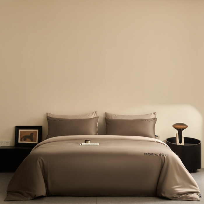 91家纺网 家纺一手货源 找家纺 618家纺 2025新款A类全棉60S100支纯棉长绒棉四件套系列 简爱米棕