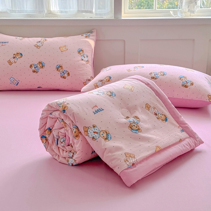 91家纺网 家纺一手货源 找家纺 优卡迪家纺馆 【下载文件夹包含买家秀】2025春夏新款针织棉双层纱夏被夏凉被空调被四件套 童趣