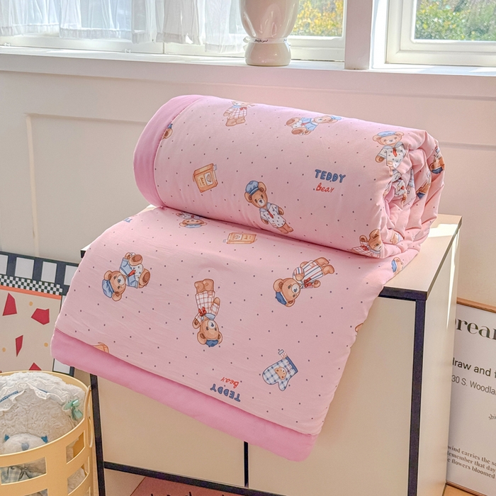 91家纺网 家纺一手货源 找家纺 优卡迪家纺馆 【下载文件夹包含买家秀】2025春夏新款针织棉双层纱夏被夏凉被空调被四件套 童趣