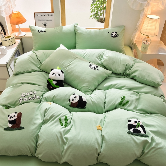 91家纺网 家纺一手货源 找家纺 乐窝家纺仓储 2025新款云朵棉毛巾绣磨毛四件套 熊猫乐园