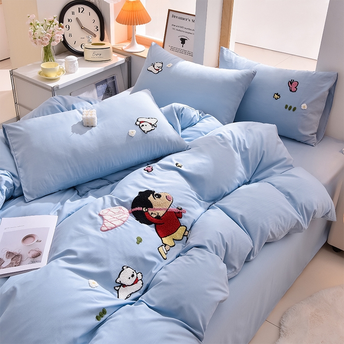 91家纺网 家纺一手货源 找家纺 乐窝家纺仓储 2025新款云朵棉毛巾绣磨毛四件套 蜡笔小新