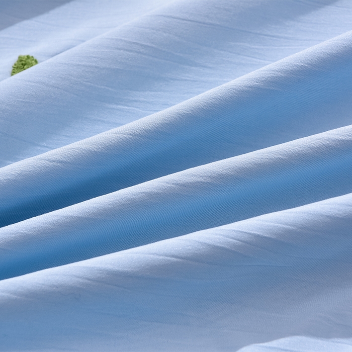 91家纺网 家纺一手货源 找家纺 乐窝家纺仓储 2025新款云朵棉毛巾绣磨毛四件套 蜡笔小新