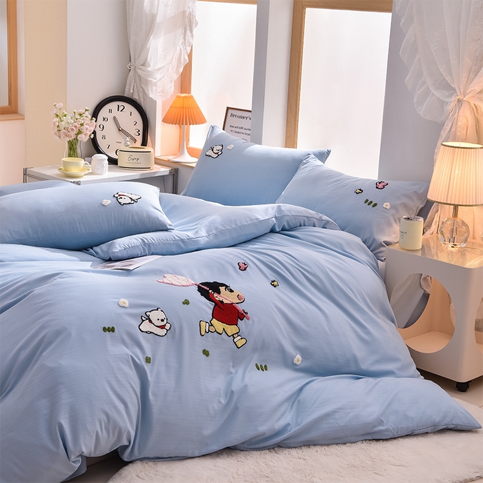 91家纺网 家纺一手货源 找家纺 乐窝家纺仓储 2025新款云朵棉毛巾绣磨毛四件套 蜡笔小新