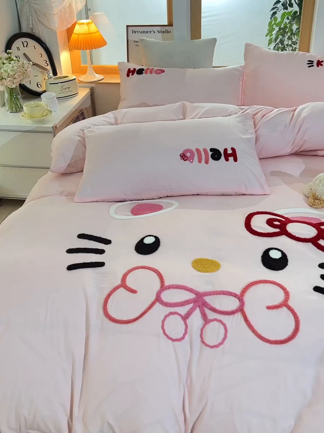 91家纺网 家纺一手货源 找家纺 乐窝家纺仓储 2025新款云朵棉毛巾绣磨毛四件套 KT猫