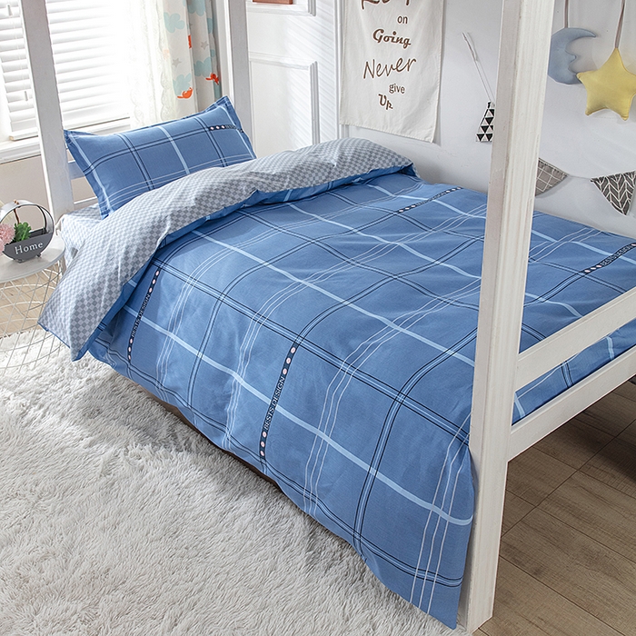 91家纺网 家纺一手货源 找家纺  提供买家秀爆款花型不断货）2025新款全棉AB版13372学生宿舍印花三件套双面纯棉床单款上下铺单人 霍尔顿-蓝