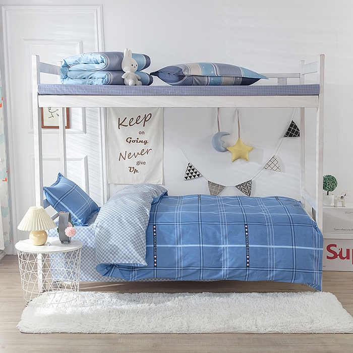 91家纺网 家纺一手货源 找家纺  提供买家秀爆款花型不断货）2025新款全棉AB版13372学生宿舍印花三件套双面纯棉床单款上下铺单人 霍尔顿-蓝