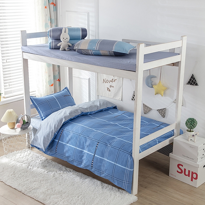 91家纺网 家纺一手货源 找家纺  提供买家秀爆款花型不断货）2025新款全棉AB版13372学生宿舍印花三件套双面纯棉床单款上下铺单人 霍尔顿-蓝