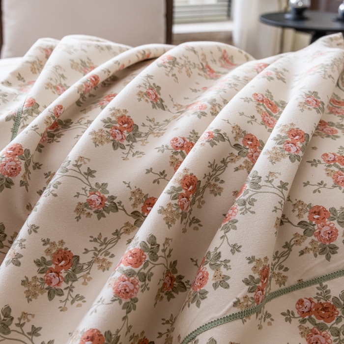 91家纺网 家纺一手货源 找家纺 巧格家纺 2025爆款超柔云朵棉双层纱四件套不起球不掉色床裙款 巴黎春天