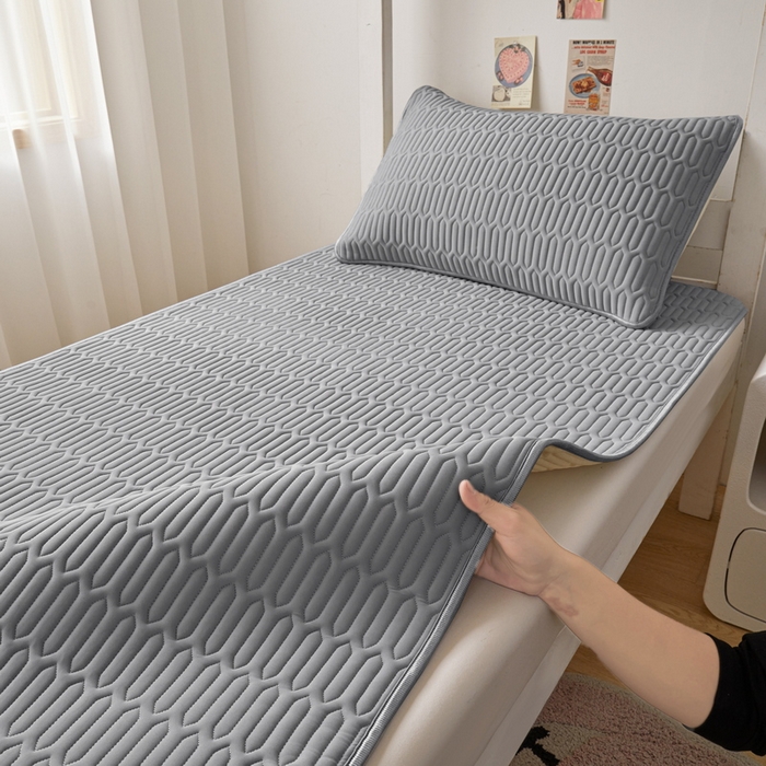 91家纺网 家纺一手货源 找家纺 （总）爱思凯家纺 2025新款【学生】印花清新乳胶条席