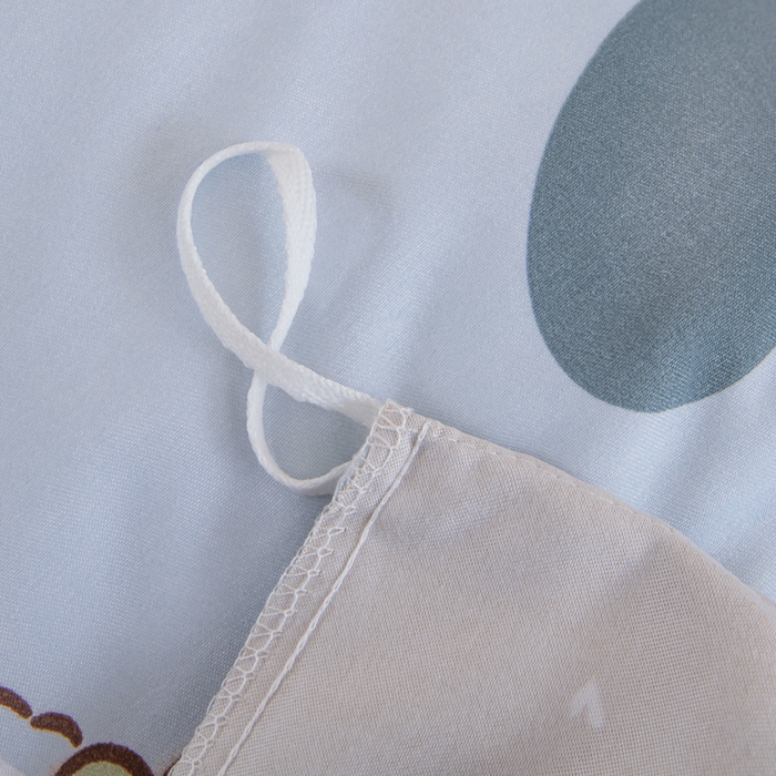 91家纺网 家纺一手货源 找家纺 巧格家纺 2025爆款超柔云朵棉双层纱四件套不起球不掉色床裙款 贝贝熊-蓝