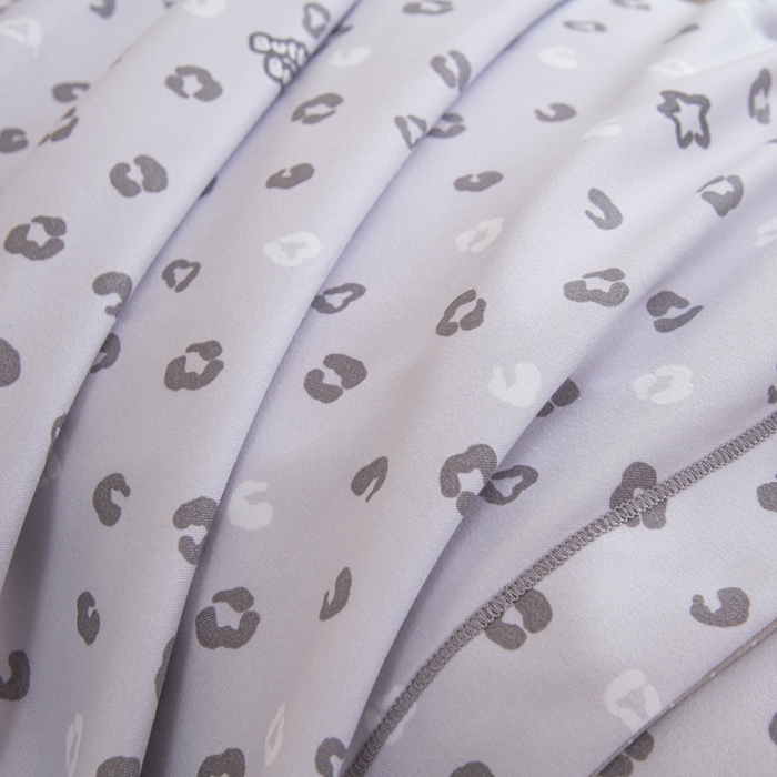 91家纺网 家纺一手货源 找家纺 巧格家纺 2025爆款超柔云朵棉双层纱四件套不起球不掉色床裙款 豹纹小熊-灰