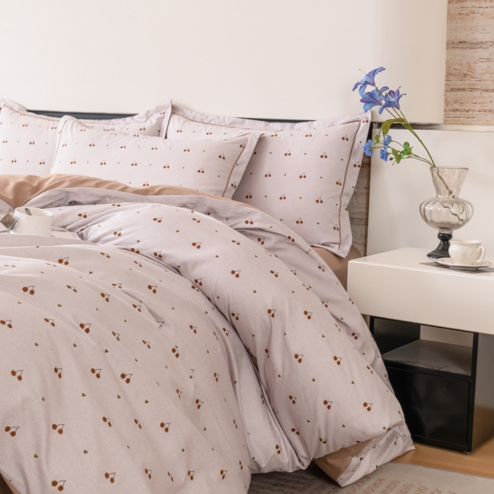 91家纺网 家纺一手货源 找家纺 巧格家纺 2025爆款超柔云朵棉双层纱四件套不起球不掉色床裙款 点点甜心-咖