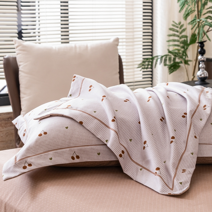 91家纺网 家纺一手货源 找家纺 巧格家纺 2025爆款超柔云朵棉双层纱四件套不起球不掉色床裙款 点点甜心-咖