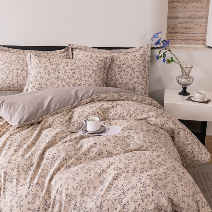 91家纺网 家纺一手货源 找家纺 巧格家纺 2025爆款超柔云朵棉双层纱四件套不起球不掉色床裙款 浮光叶影-咖