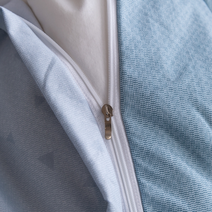 91家纺网 家纺一手货源 找家纺 巧格家纺 2025爆款超柔云朵棉双层纱四件套不起球不掉色床裙款 几何空间-蓝