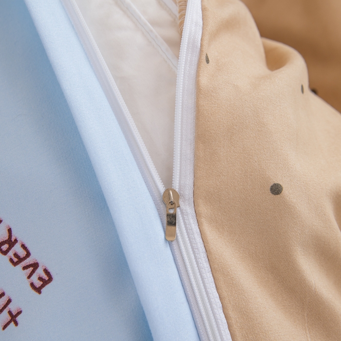 91家纺网 家纺一手货源 找家纺 巧格家纺 2025爆款超柔云朵棉双层纱四件套不起球不掉色床裙款 卡皮巴拉-蓝