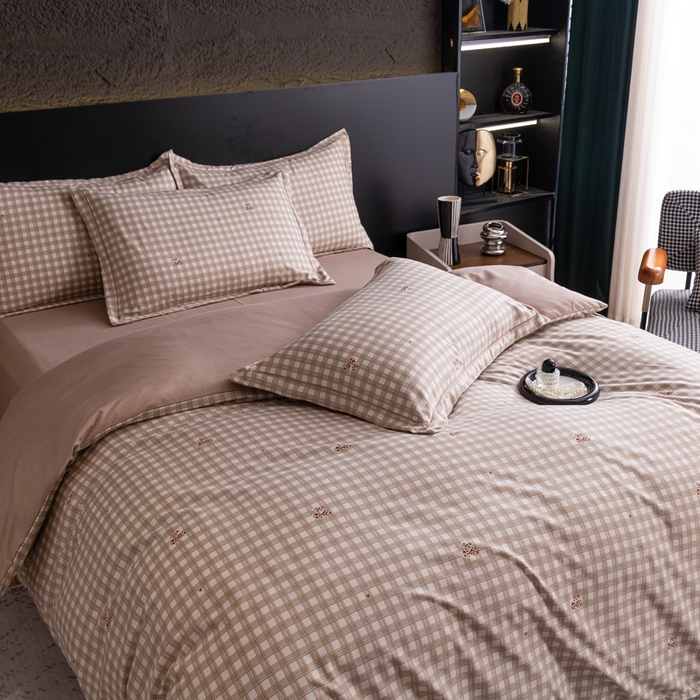 91家纺网 家纺一手货源 找家纺 巧格家纺 2025爆款超柔云朵棉双层纱四件套不起球不掉色床裙款 漫日之夏-咖