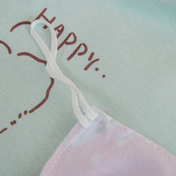 91家纺网 家纺一手货源 找家纺 巧格家纺 2025爆款超柔云朵棉双层纱四件套不起球不掉色床裙款 小熊日记-蓝