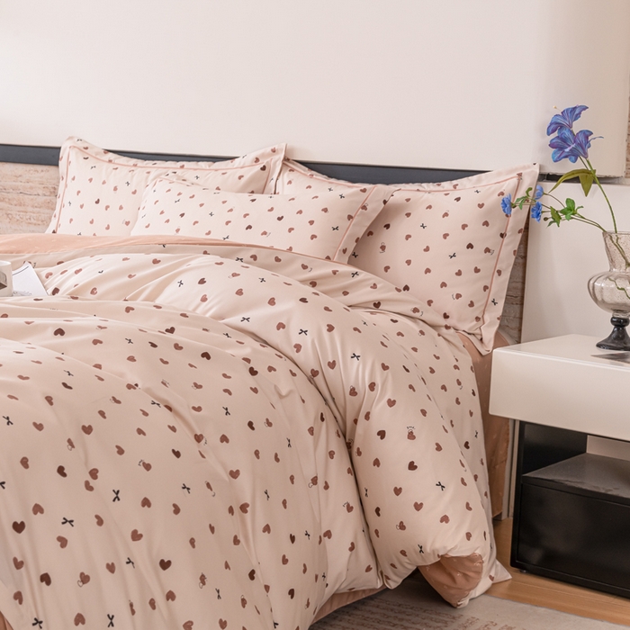 91家纺网 家纺一手货源 找家纺 巧格家纺 2025爆款超柔云朵棉双层纱四件套不起球不掉色床裙款 心心念念-咖