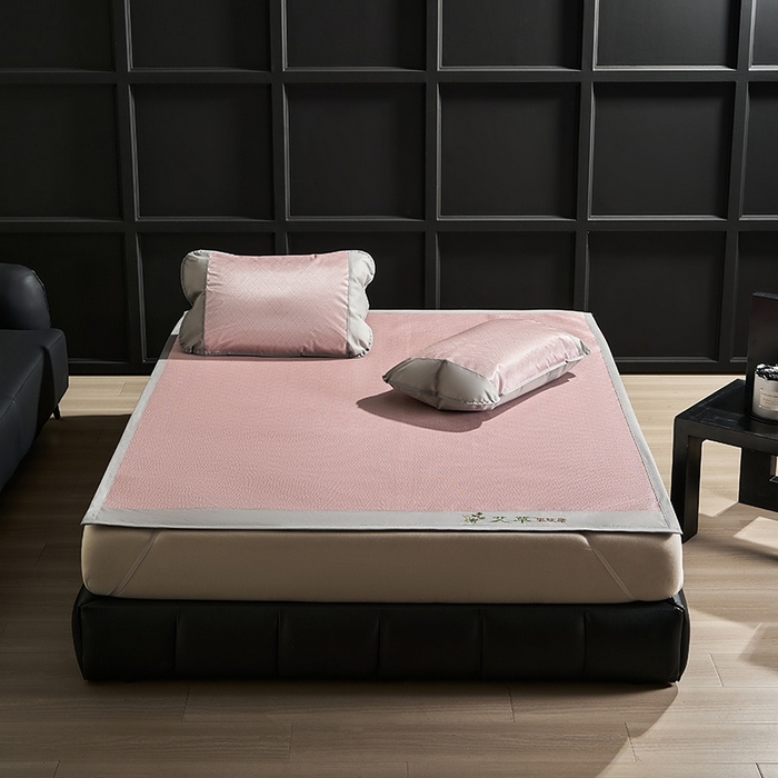 91家纺网 家纺一手货源 找家纺 （总）梵希良品家纺 2025新款艾草宽边绣花冰藤席冰丝席凉席三件套