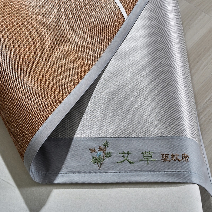 91家纺网 家纺一手货源 找家纺 梵希良品家纺 2025新款艾草宽边绣花冰藤席冰丝席凉席三件套 灰色