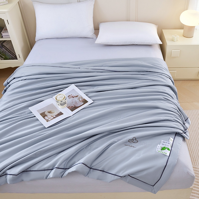 91家纺网 家纺一手货源 找家纺 紫乐家纺 2025新款60长绒棉纯色夏被 海鸥灰