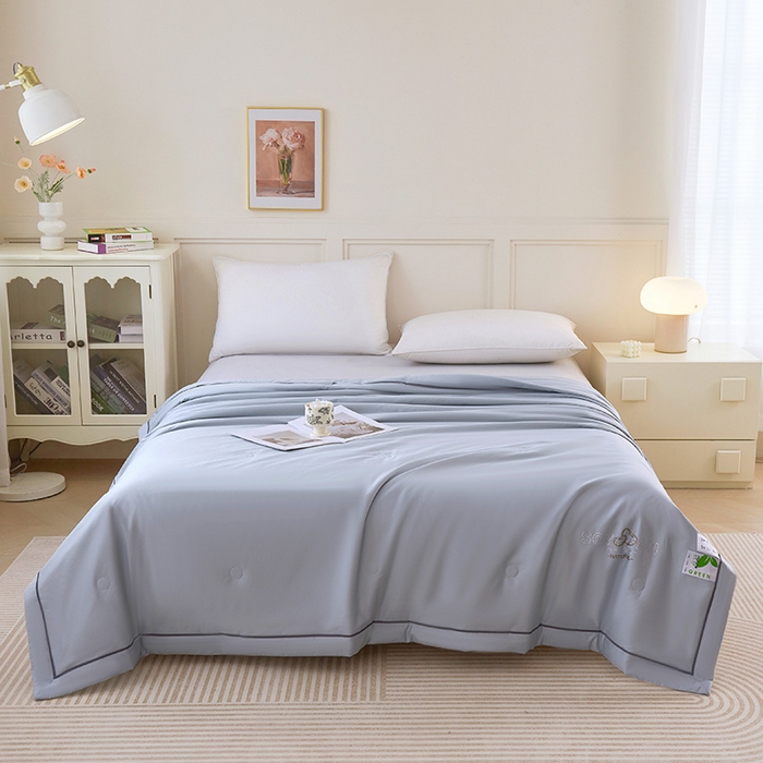 91家纺网 家纺一手货源 找家纺 紫乐家纺 2025新款60长绒棉纯色夏被 海鸥灰