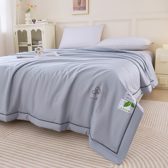 91家纺网 家纺一手货源 找家纺 紫乐家纺 2025新款60长绒棉纯色夏被 海鸥灰