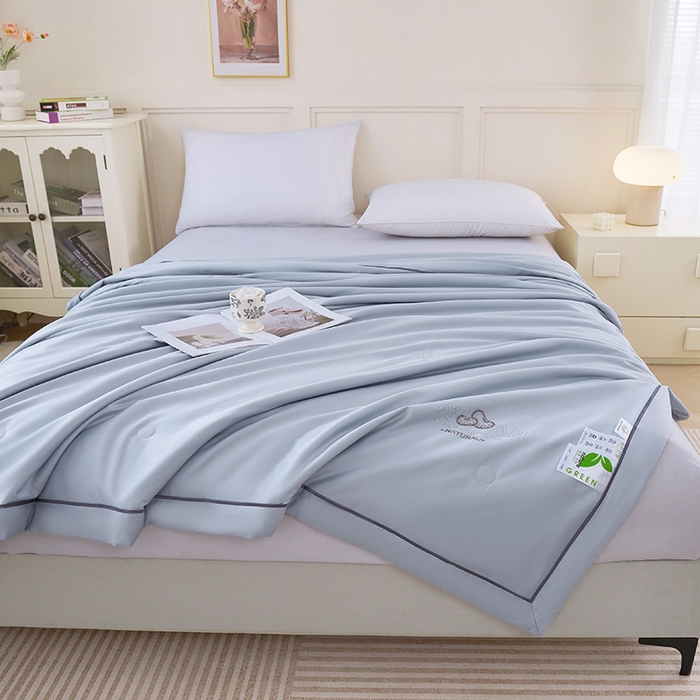 91家纺网 家纺一手货源 找家纺 紫乐家纺 2025新款60长绒棉纯色夏被 海鸥灰
