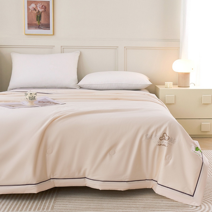 91家纺网 家纺一手货源 找家纺 紫乐家纺 2025新款60长绒棉纯色夏被 奶油白