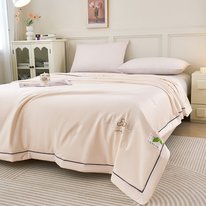 91家纺网 家纺一手货源 找家纺 紫乐家纺 2025新款60长绒棉纯色夏被 奶油白