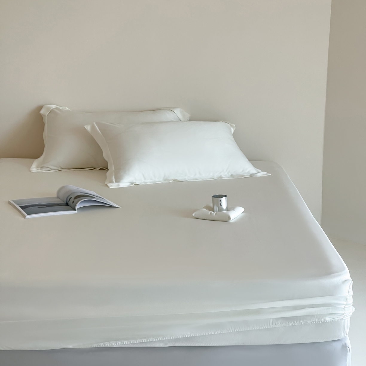 91家纺网 家纺一手货源 找家纺 三味舒屋 2025春夏新款冷雾小奢绸60支天丝单床笠 床笠单件 钻石白