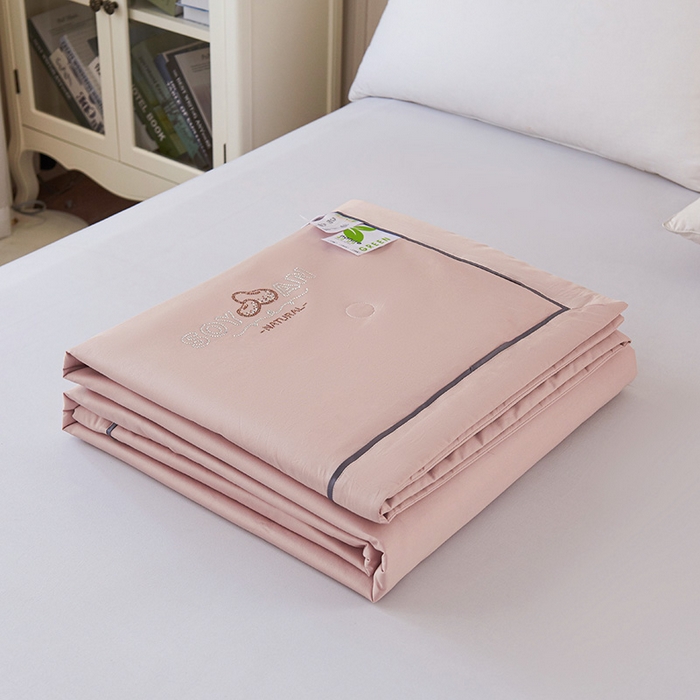 91家纺网 家纺一手货源 找家纺 紫乐家纺 2025新款60长绒棉纯色夏被 山茶杏