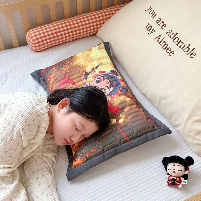 91家纺网 家纺一手货源 找家纺 纽乐家纺 2025新款卡通5D数码印花哪吒周边儿童冰丝乳胶凉枕枕套枕芯 哪吒-2