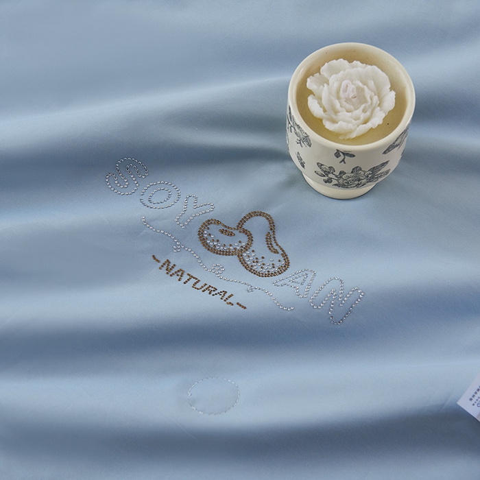 91家纺网 家纺一手货源 找家纺 紫乐家纺 2025新款60长绒棉纯色夏被 星光蓝