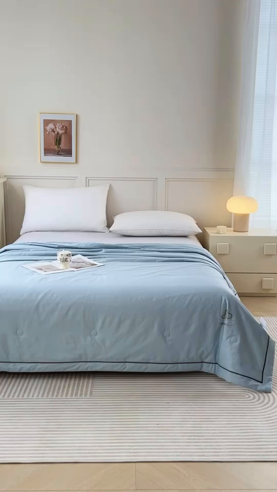 91家纺网 家纺一手货源 找家纺 紫乐家纺 2025新款60长绒棉纯色夏被 星光蓝