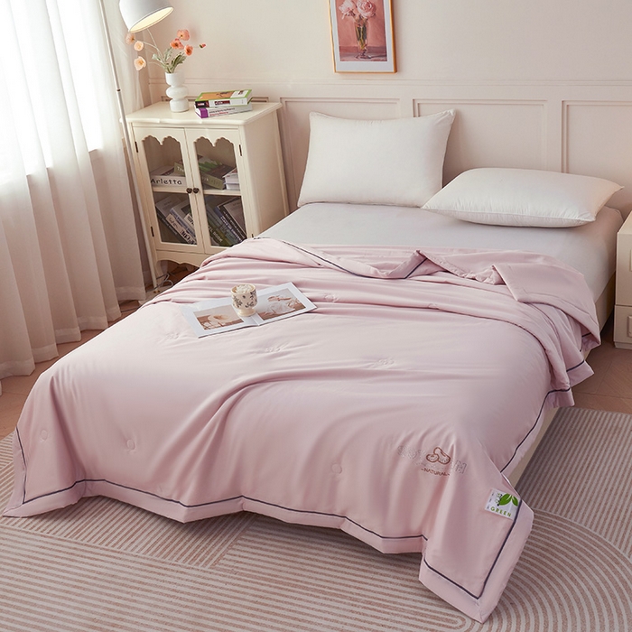 91家纺网 家纺一手货源 找家纺 紫乐家纺 2025新款60长绒棉纯色夏被 紫苏粉