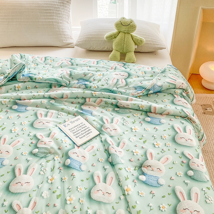 91家纺网 家纺一手货源 找家纺 七里香 2025新款防锦安带氨纶5D凉感丝夏被 兔子