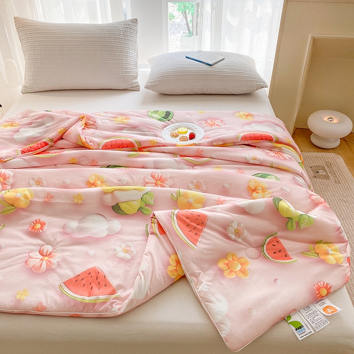 91家纺网 家纺一手货源 找家纺 七里香 2025新款防锦安带氨纶5D凉感丝夏被 西瓜