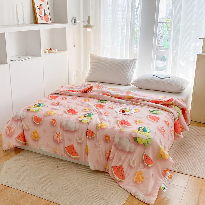 91家纺网 家纺一手货源 找家纺 七里香 2025新款防锦安带氨纶5D凉感丝夏被 西瓜