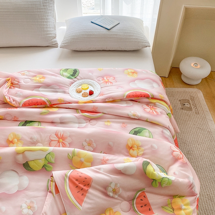 91家纺网 家纺一手货源 找家纺 七里香 2025新款防锦安带氨纶5D凉感丝夏被 西瓜