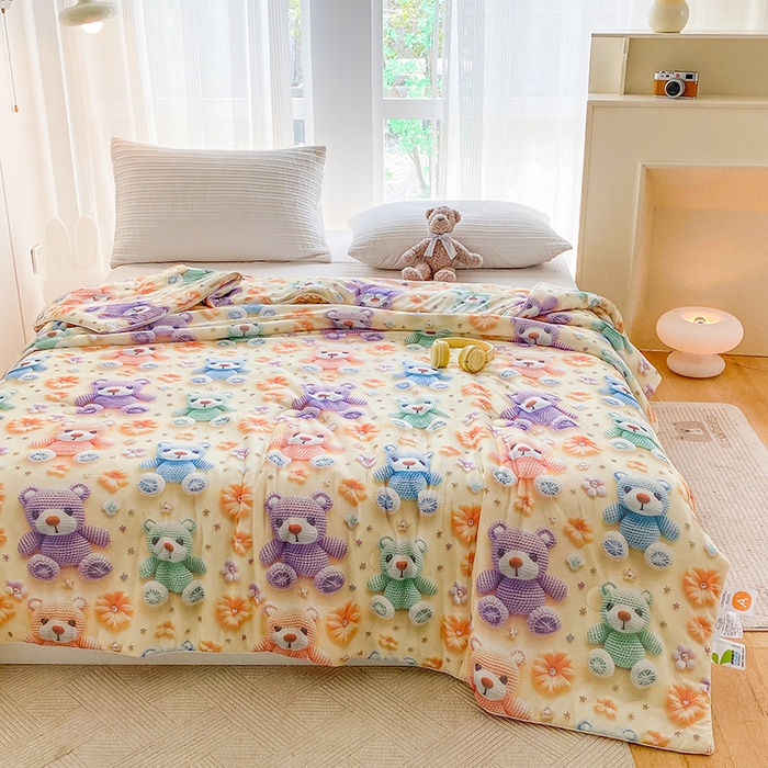 91家纺网 家纺一手货源 找家纺 七里香 2025新款防锦安带氨纶5D凉感丝夏被 小熊