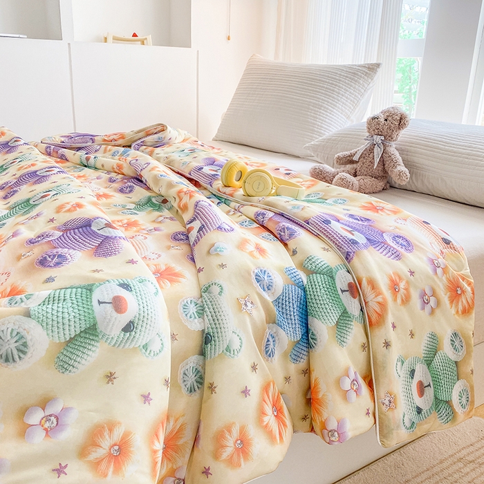 91家纺网 家纺一手货源 找家纺 七里香 2025新款防锦安带氨纶5D凉感丝夏被 小熊